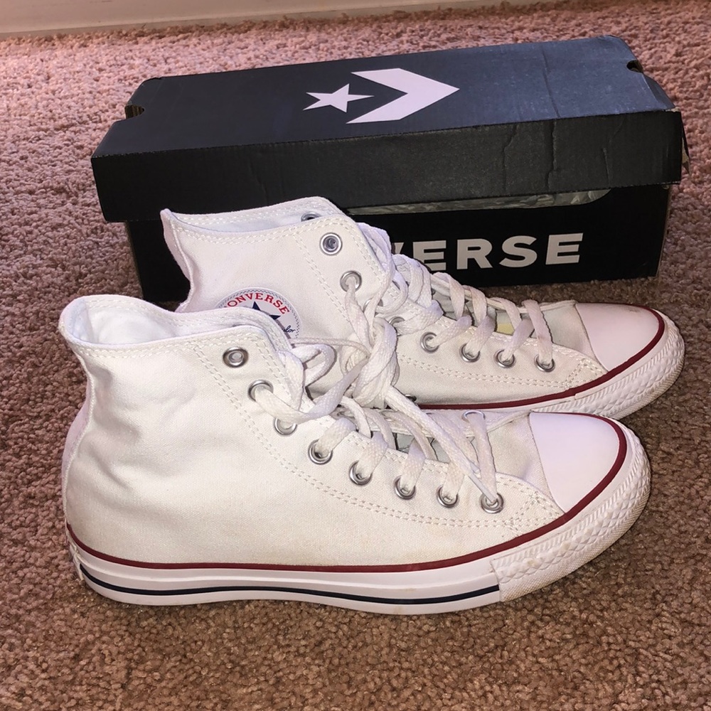 White converse chuck taylors